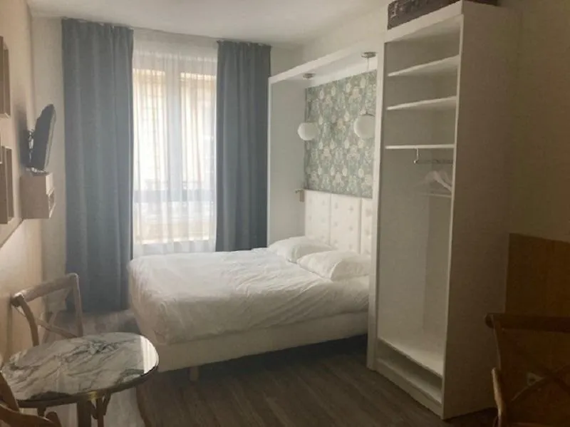 Calm Appart' & Hostel Lille Apart-hotel